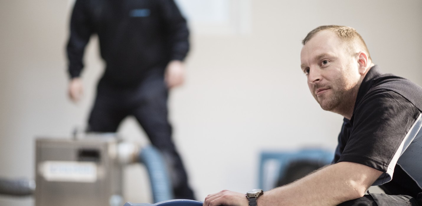 Drying of wall structures at water damage sites