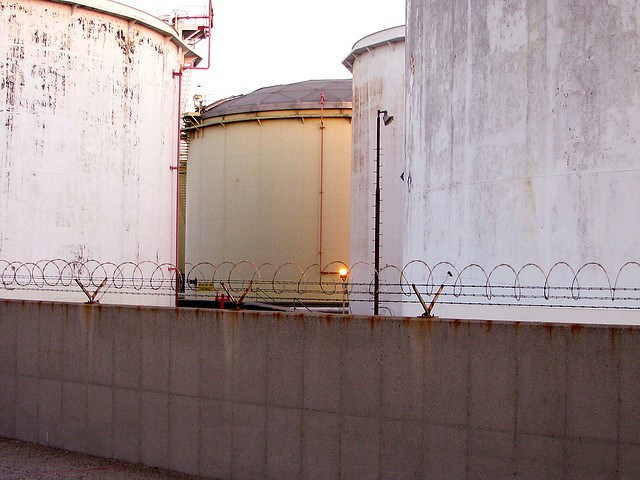 Consider This When Prepping an Oil Tank for Surface Coating