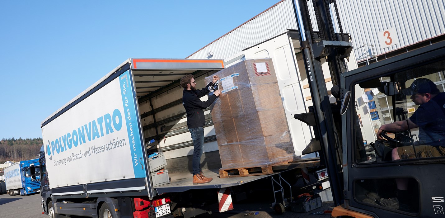 POLYGONVATRO liefert Hilfsgüter für die Ukraine