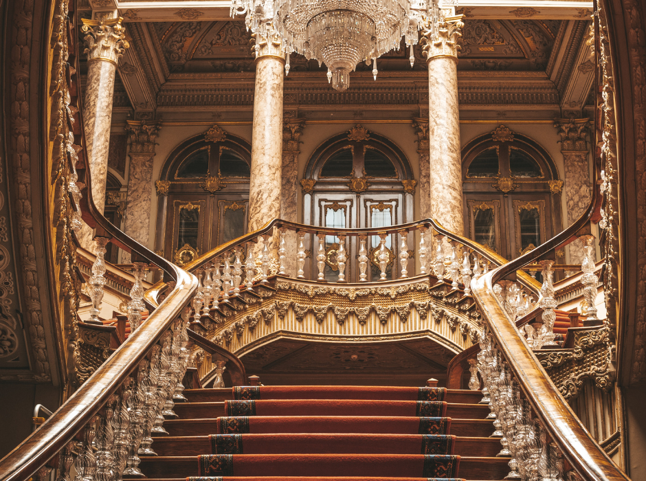 What Happens if the Queen Calls?