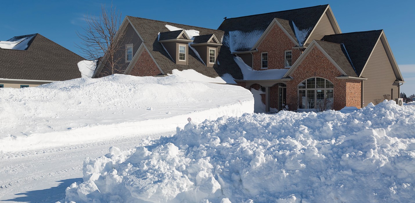  Snow slams the Northeast