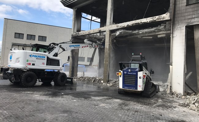 Competenze specifiche e progettazione interna consentono a Recotech di identificare, progettare e realizzare, con risorse interne, ogni tipo di intervento. 
Il parco macchine di proprietà comprende minipale radiocomandate a gasolio da 30 q.li, escavatori radiocomandati a gasolio da 160 q.li ed escavatori elettrici da 30 q.li. 