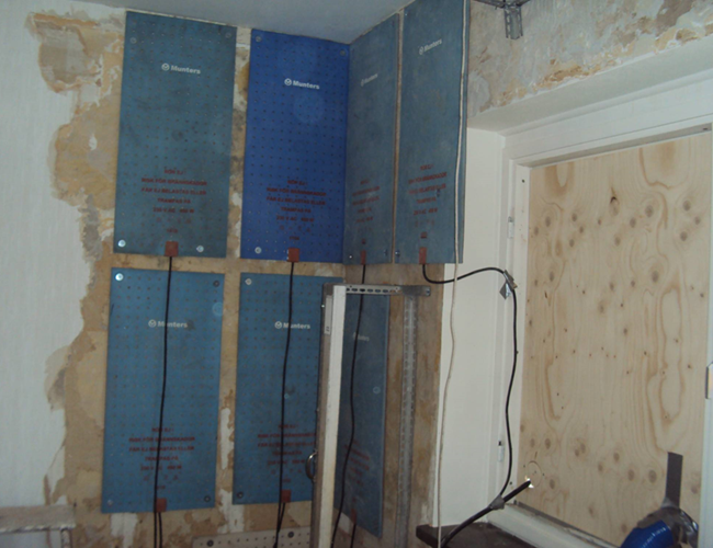 Polygon droogt waterschade in constructies snel en efficiënt met gebruik van heatmats. 