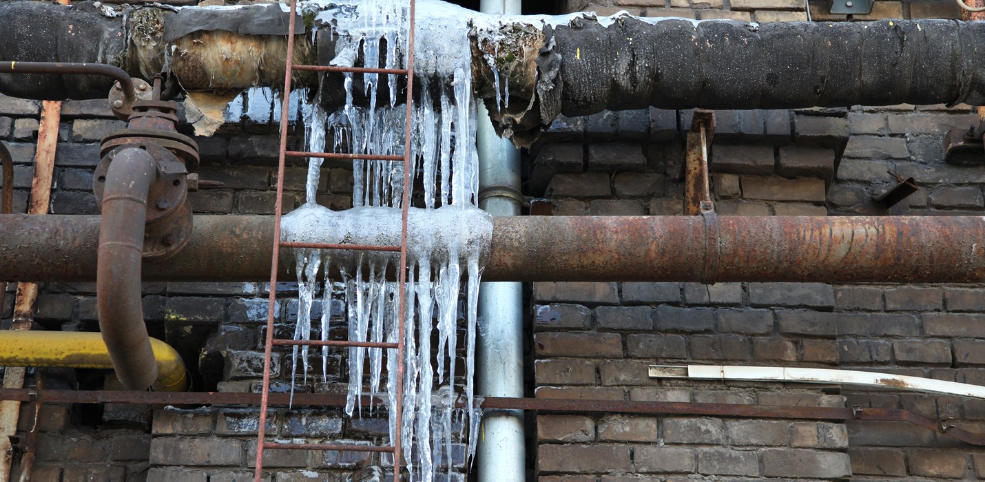 Hoe voorkomt u gebarsten leidingen door vorst?