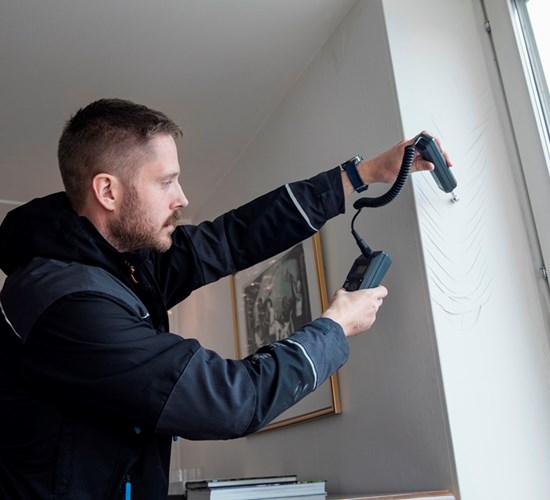 Polygon lekdetectie spoort de lekkage snel en zonder onnodig hak- en breekwerk voor u op. 