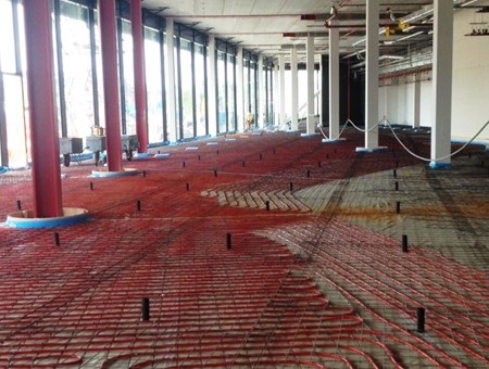 Vloerisolatie drogen na waterschade tijdens de bouw