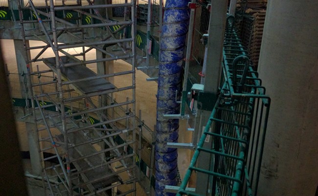 Polygonslangen in Parkeergarage Lammermarkt voor juiste klimaat tijdens de bouw