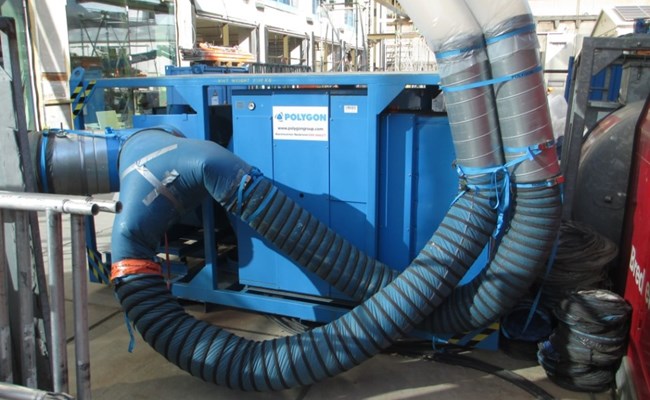 Polygon verwarmt en droogt bouwplaats