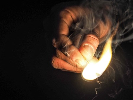 Savuvahingon jälkeinen puhdistus ja hajunpoisto omakotitalossa