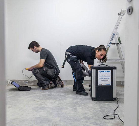 Vesivahinkojen kuivaus ammattitaidolla Polygonilta.