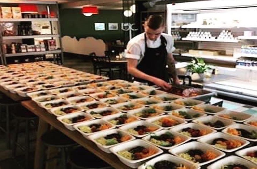 Samarbete stöder lokal verksamhet och vårdpersonal