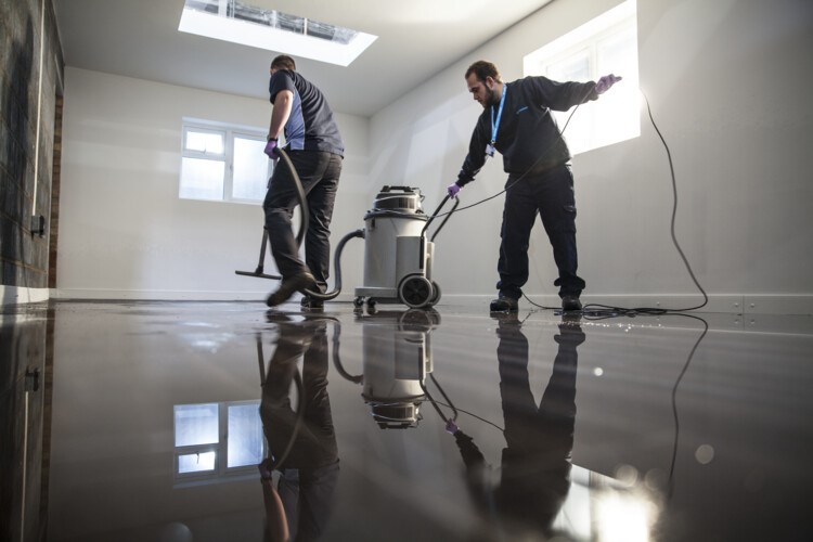 Faser vid översvämning och vattenskada 