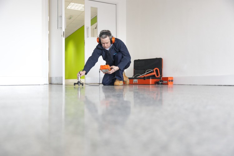 Vi förebygger och avhjälper vattenskador, fukt- och miljöproblem i alla typer av byggnader